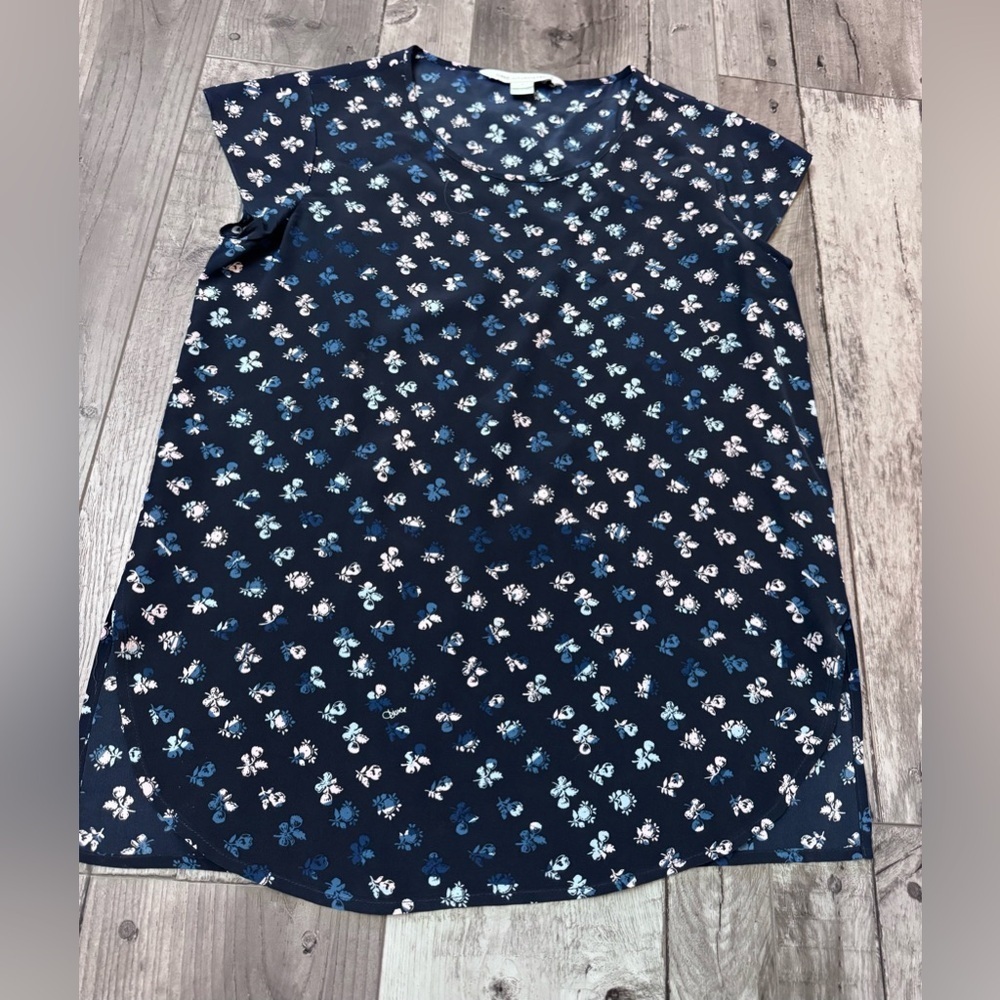 DVF Diane Von Furstensberg Silk Top Shirt Blouse Size 2 Short Sleeve Floral